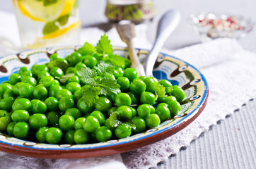 Green peas with mint