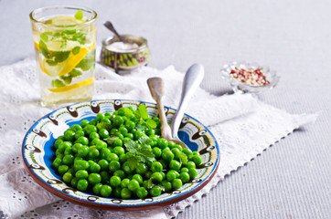 Green peas with mint