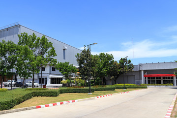Fototapeta na wymiar Factory building with blue sky.