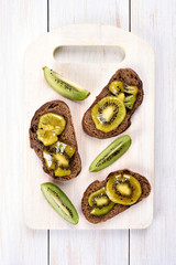 Sweet sandwiches with canned kiwi