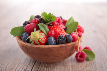 fruit salad in bowl