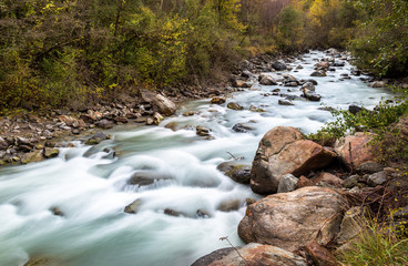 An der wilden Etsch bei Laas, Südtirol
