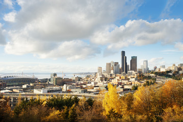 Fototapeta na wymiar cityscape and skyline of seattle on view from hill