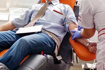 Donor gives blood