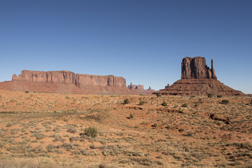 Fototapeta na wymiar Desierto de rocas en el Monument Valley, Utah, USA