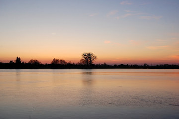 Obraz premium Wieczór, jezioro