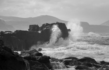 Fototapeta premium foaming waves by the shore at north of Gran Canaria