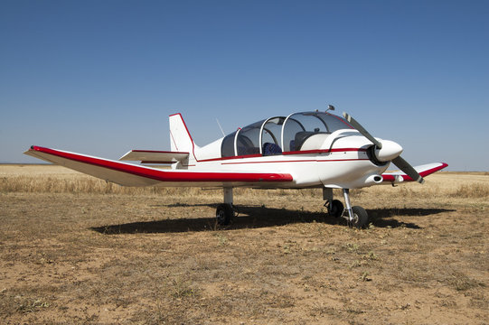 Avioneta de remolque de planeadores Robin