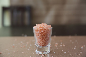 pink himalayan salt on wooden