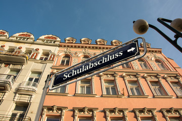 Schild 54 - Schulabschluss