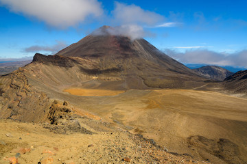 Vulkan mount Ngauruhoe Tongariro Nationalpark Neuseeland 2