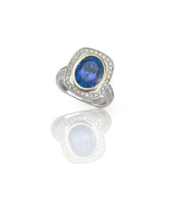 Beautiful sapphire and diamond wedding engagment ring gemstone center stone