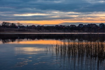Fototapeta na wymiar Beautiful lake landscape after sunset