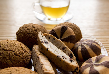 Green tea and cookies