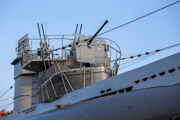 Naklejka premium U-Boot Denkmal am Strand von Laboe