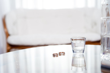 divorce / Flooded a wedding ring in a glass of vodka / Vodka reason for the disintegration of many marriages