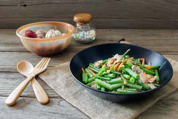 Onion flower stir fried with black dish