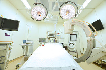 Obraz na płótnie Canvas equipment and medical devices in modern operating room 