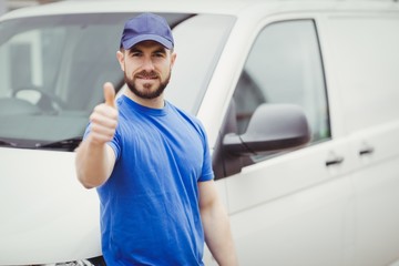 Man standing in front of his van © WavebreakmediaMicro