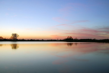 Fototapeta na wymiar Jezioro, chmury