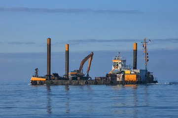 SAMOBIEŻNY STATEK ROBOCZY © Wojciech Wrzesień