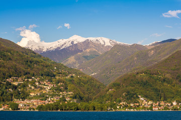 Südliche Alpen am Lago Maggiore, Italien