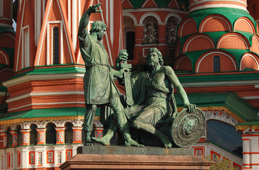 Fototapeta na wymiar Monument to Minin and Pozharsky near St. Basil's Cathedral on Red Square in Moscow in summer day