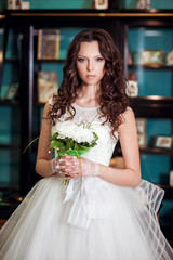 Naklejka premium Beautiful bride in luxury hotel room