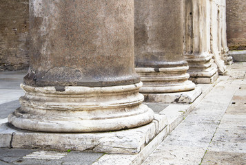 colonne del pantheon a Roma