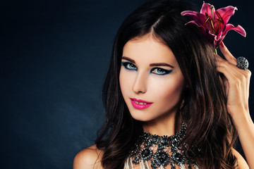 Fototapeta premium Perfect Woman. Brunette Fashion Model