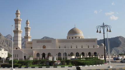 Fototapeta na wymiar Moschea a Khasab