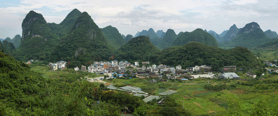 Fototapeta na wymiar Karst mountains around Yangshuo