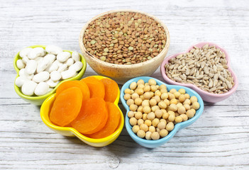 Vegetable products containing iron (ferrum).