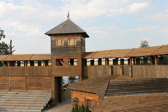 Byczyna-Biskupice- Gr&oacute;d