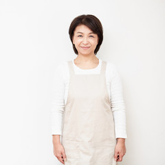 エプロン姿の主婦