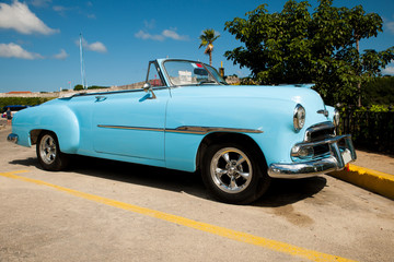 Fototapeta na wymiar Traditional cuban car, retro american oldtimer.