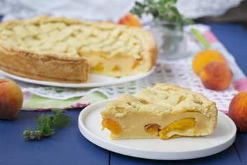 pie with peaches and cream filling