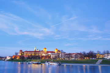 Fototapeta premium Wawel Castle in the evening in Krakow, Poland