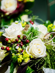 Rosenschmuck am Hochzeitsauto