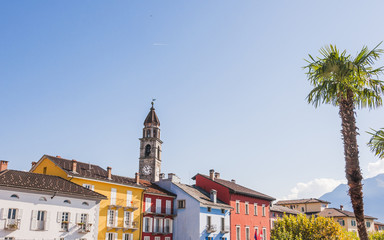 Obraz premium Ascona, Altstadt, Stadt, See, Seeufer, Lago Maggiore, Seerundfahrt, Ausflugsschiffe, Uferpromenade, Wanderweg, Herbst, Sommer, Tessin, Schweiz