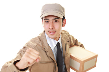 ガッツポーズの宅配人