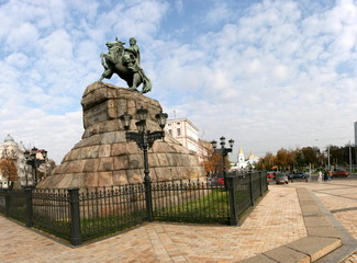 Obraz premium Monument to Bogdan Khmelnitsky in Kiev, Ukraine