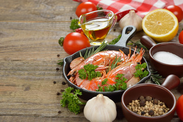 Fried shrimp with rosemary and garlic