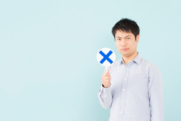 男性　ブルーバック