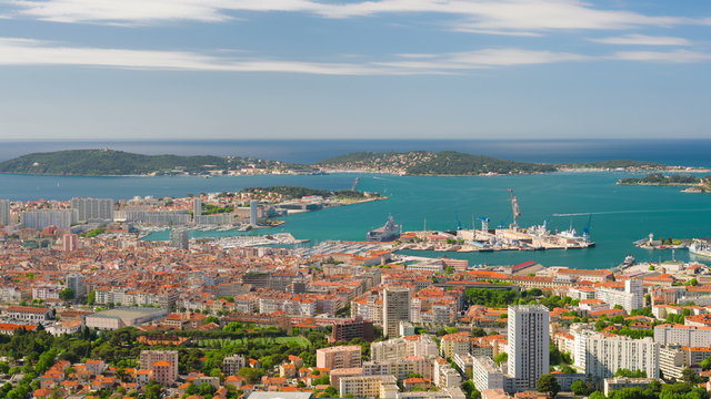 Zoom out timelapse of Toulon in a summer day