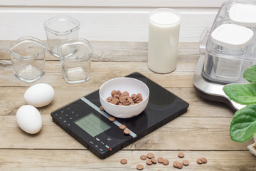 ingredients for the pudding: chocolate, eggs and milk