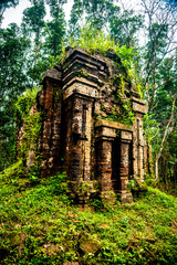 Naklejka premium My Son, Ancient Hindu tamples of Cham culture in Vietnam near the cities of Hoi An and Da Nang.