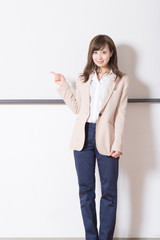 日本人女性講師