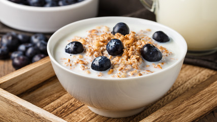 Müsli mit Blaubeeren - Cerals with blueberries