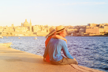 happy young couple travel in Malta - obrazy, fototapety, plakaty